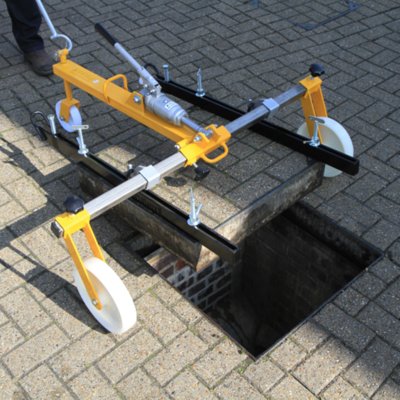 Hydraulic Manhole Cover Lifter Hire