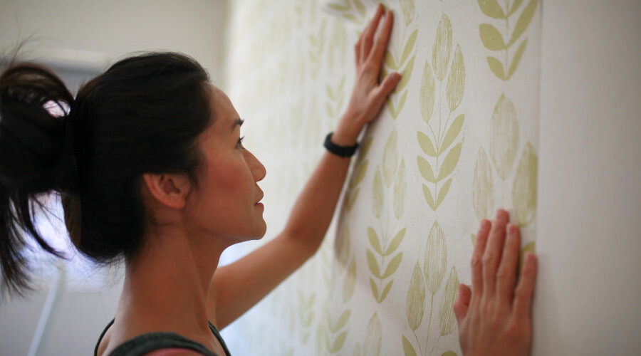 How To Hang Wallpaper