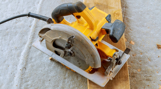How to Use a Circular Saw